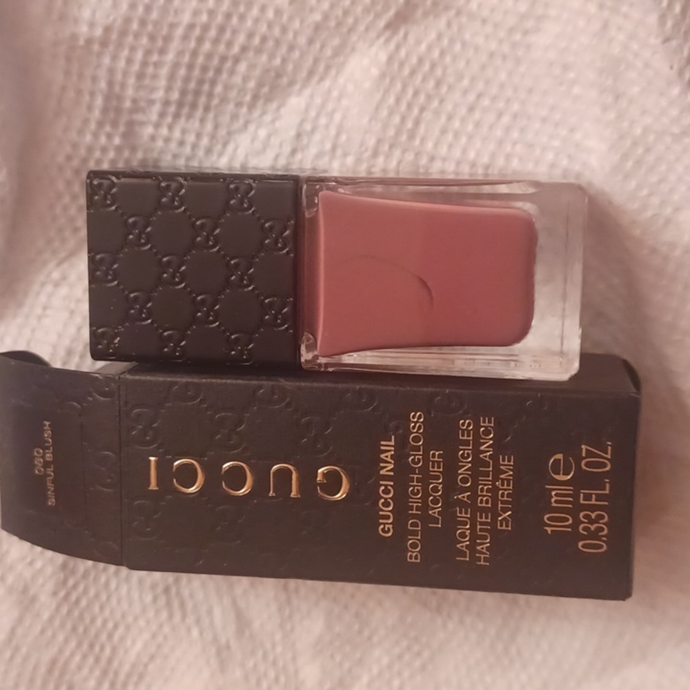 Gucci Nail polish f